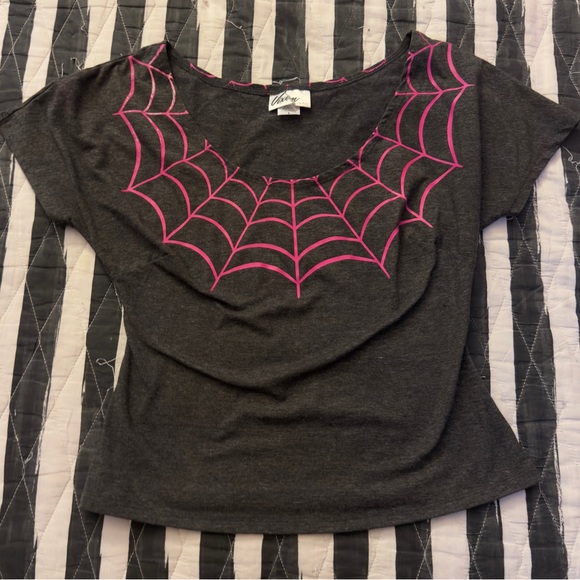 Vixen by Micheline Pitt Gray Spiderweb T-Shirt - Picture 1 of 4
